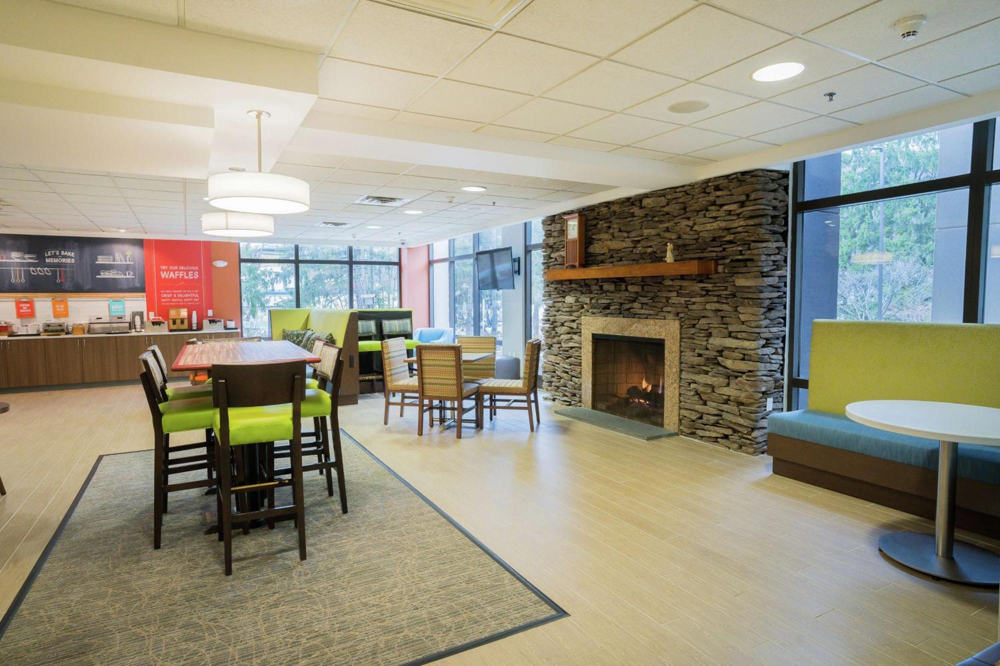 Hampton Inn Clarks Summit Экстерьер фото