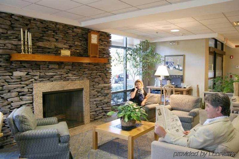 Hampton Inn Clarks Summit Интерьер фото