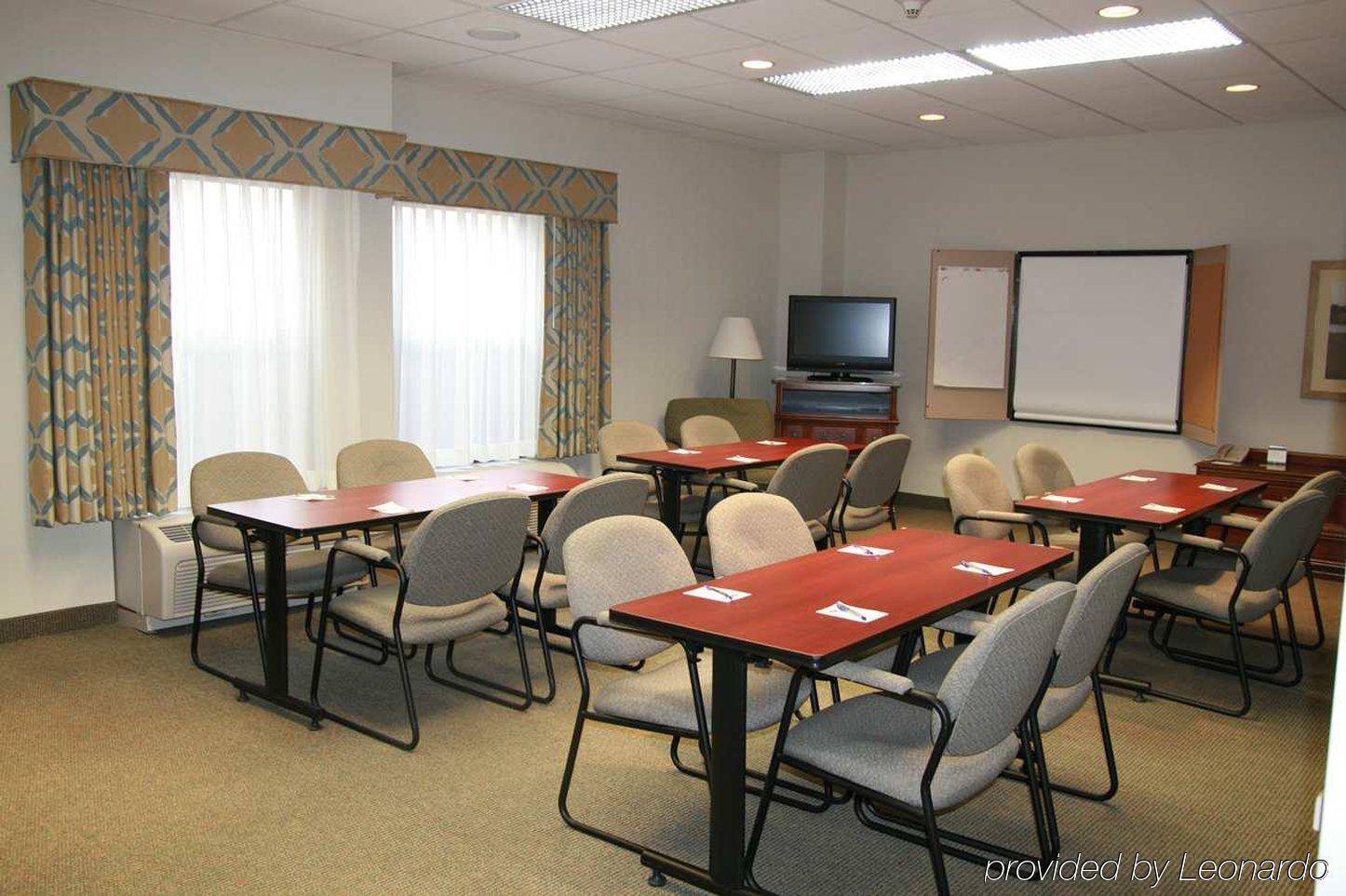 Hampton Inn Clarks Summit Удобства фото